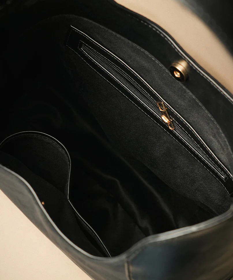 Fudge Suede Black - Image 3
