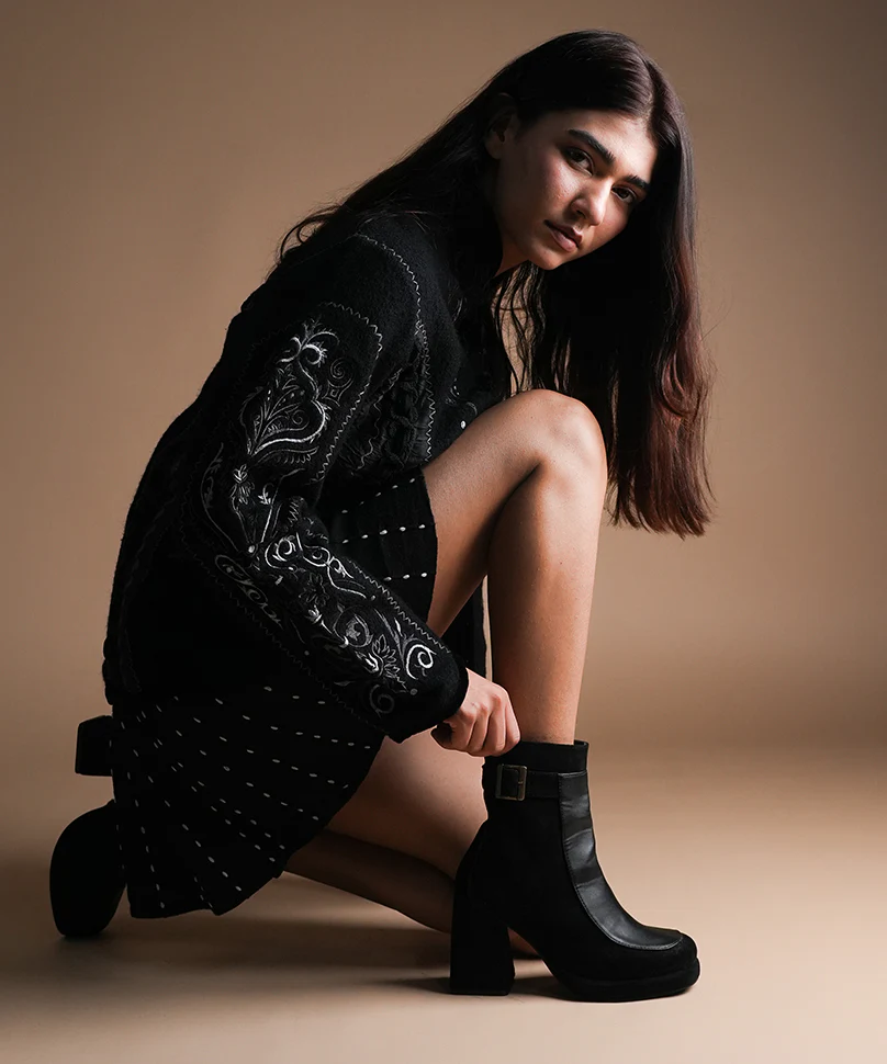 Gaga's Black - Image 3