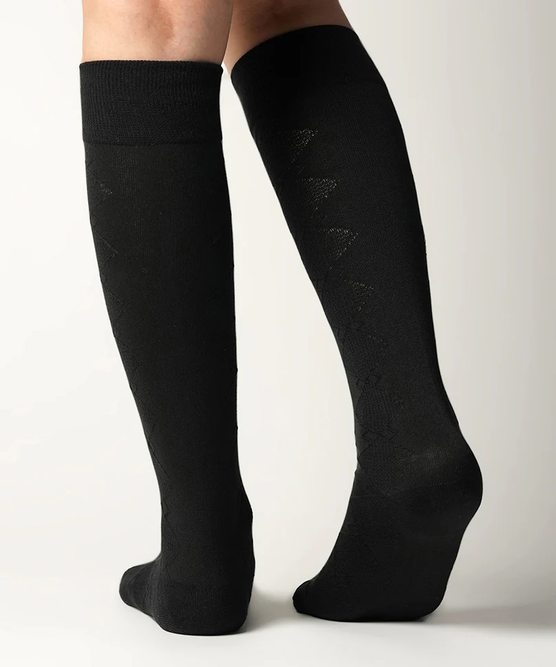 Momo - Black - Image 3